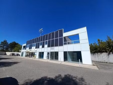 location commerce montelimar 26200 107m²