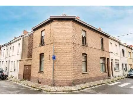 maison familiale avec 3 chambres  2 salles de bains et empl