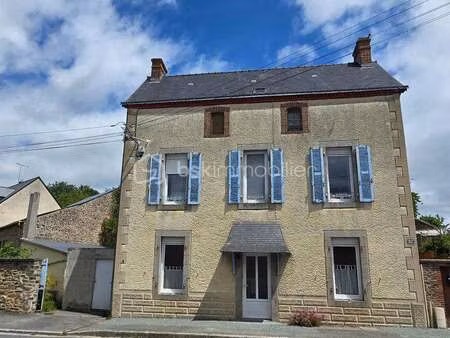 vente maison à montsûrs-saint-céneré (53150) : à vendre / 125m² montsûrs-saint-céneré
