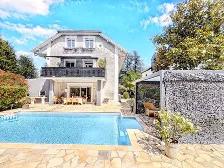 villa de luxe à vendre à tresserve