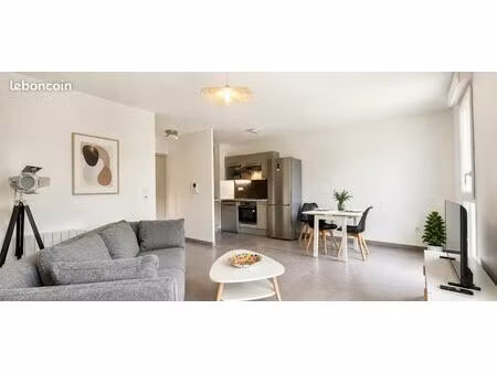 t2 meublé 48 m² avec balcon 14 m² et box – caluire le vernay