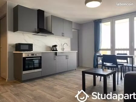 chambre 1 pièce 12 m²