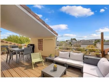 t4 77m² | rooftop 22m² - 3 ch - métro b - parking - clim