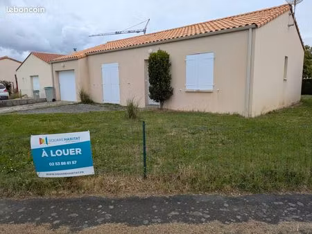 maison t4 de plain-pieds - 80 m2 - montaigu - 900/mois