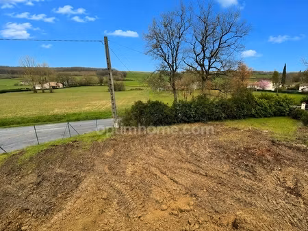 terrain 575 m²