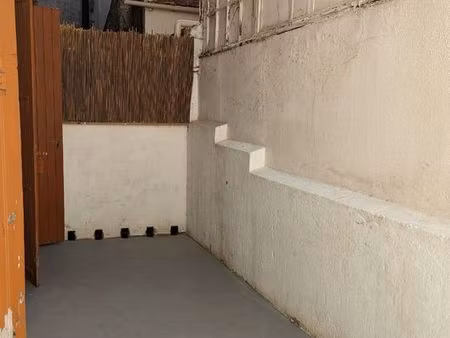 t1 entièrement rénové quartier palais des congrès