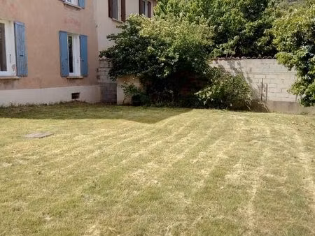 location rez de chaussée de maison avec jardin