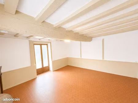 appartement de 40 m² – vue sur la rivière  calme et idéalement situé à le blanc
