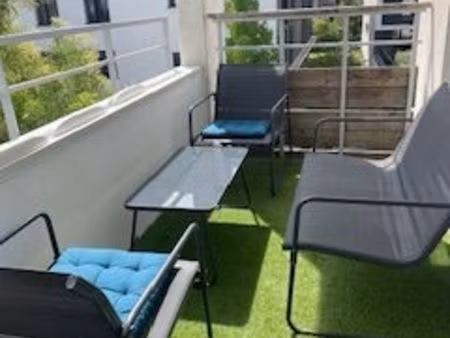 t2 meublé 51 m2 avec balcon + garage 18 m2