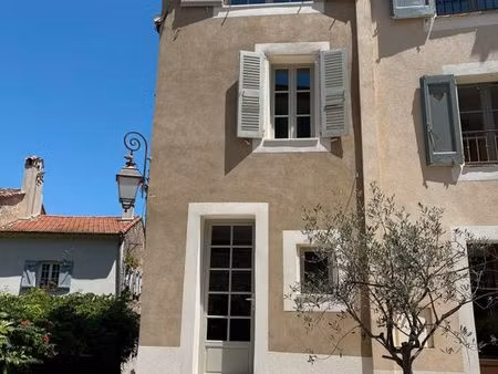 maison de village rénovée — meublée — cœur de mougins village