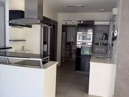 maison avec 4 chambres