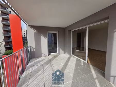 appartement 4 pièces  garage et balcon