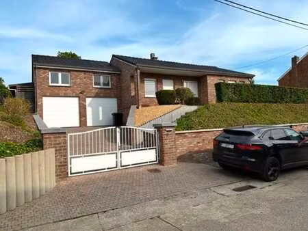 villa familiale 4 chambres avec véranda et garage 2 voitures