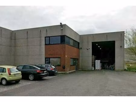 petit immeuble semi-industriel à louer à froyennes