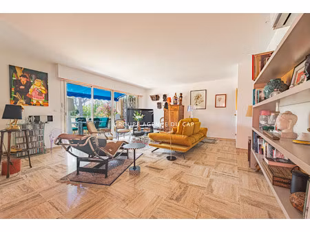 appartement de luxe à vendre dans le quartier boulouris