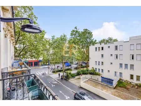 appartement à rénover -- balcon -- ascenseur -- charme de l'an