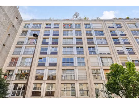 paris 19 : studio de 31m² en bon état intérieur