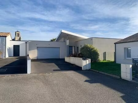 vente maison à belleville-sur-vie (85170) : à vendre / 130m² belleville-sur-vie