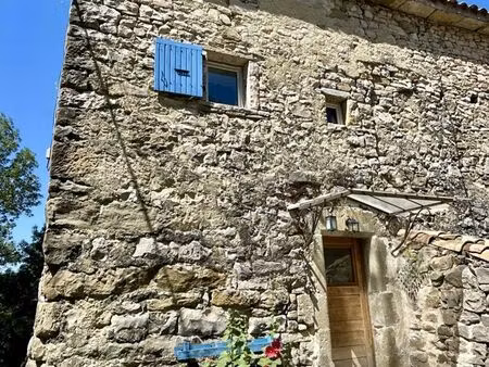maison à vesc (26220)