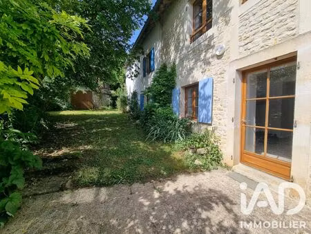 maison de village à marcillac-lanville (16140)