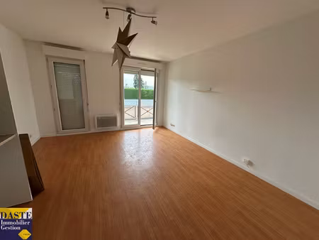 f2 de 41.98m2 proche gare