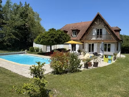 * exclusivite * maison d'exception à vendre de 184 m² avec piscine