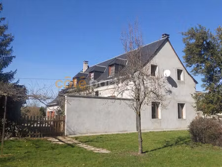 corps de ferme comprenant deux appartements loues
