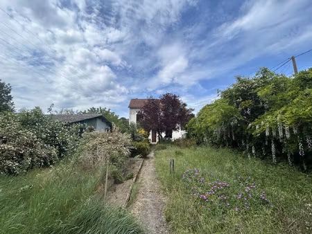 maison 88 m2  4 chambres + dépendances et jardin 1.000 m2