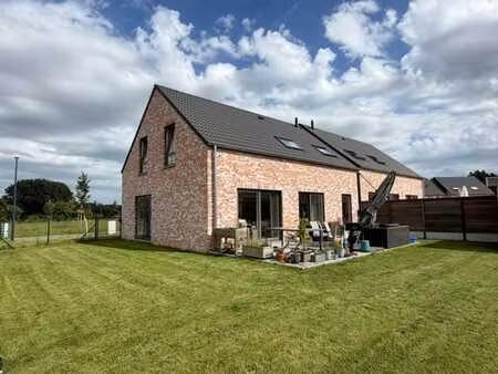 maison neuve 4 chambres avec jardin dans clos au calme