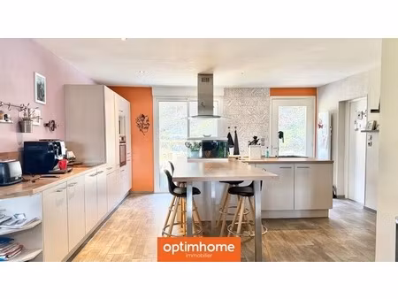 maison familiale mitoyenne (1 côté) – 5 chambres – 180 m² – entièrement rénovée – arches