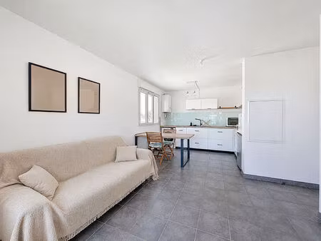 appartement 2 pièces à vendre à puilboreau - 44 40 m² avec balcon et parking en sous-sol s