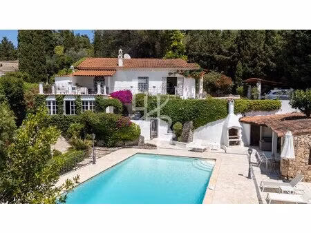 mougins villa avec 6 chambres et piscine au calme