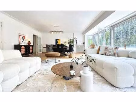 louise  apt de 3 ch + 3 sdb  ter. de 165m²  peb d
