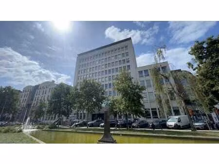 bureau élégant à louer dans le bâtiment waw à anvers