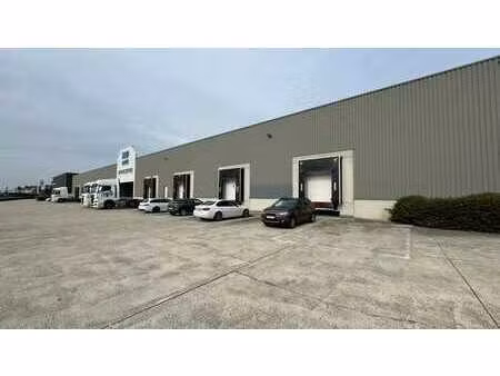 entrepôt logistique à louer dans la zone industrielle tss à