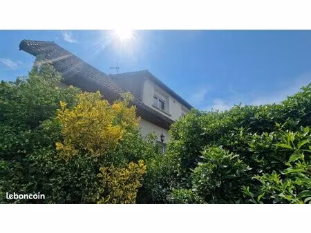 maison 9 pièces 176 m²