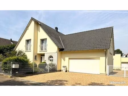 maison 8 pièces 239 m²