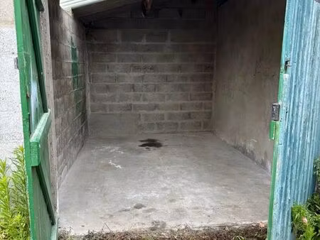 parking/box 1 pièce 10 m²