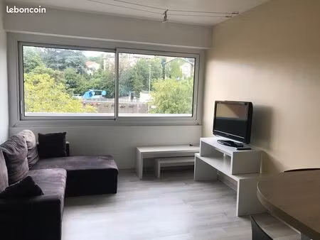 appartement proche gare/ecoles - entièrement meublé - idéal etudiant/e
