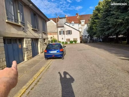 garage fermé à louer – 21 m² – centre-ville de joigny
