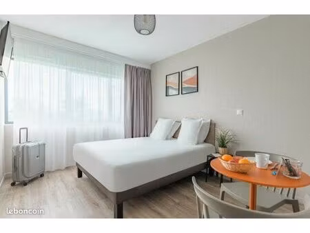 studio 1 pièce 18 m²