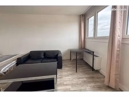 studio t1 a 2 pas de l’hôtel de ville