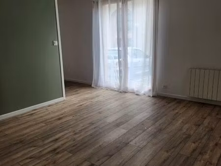 studio 30m2 avec coin nuit et garage fermé
