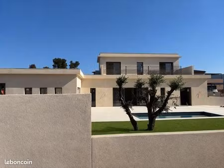villa neuve avec prestations de standing