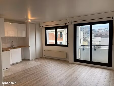 studio 1 pièce 32 m²