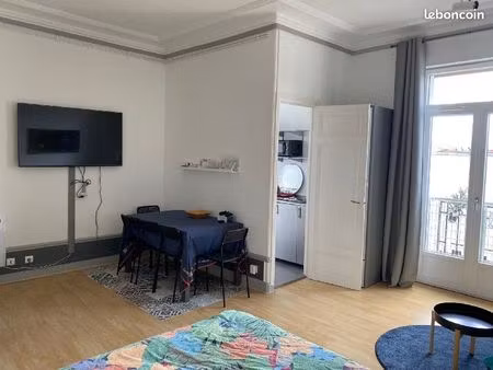 studio 1 pièce 32 m²