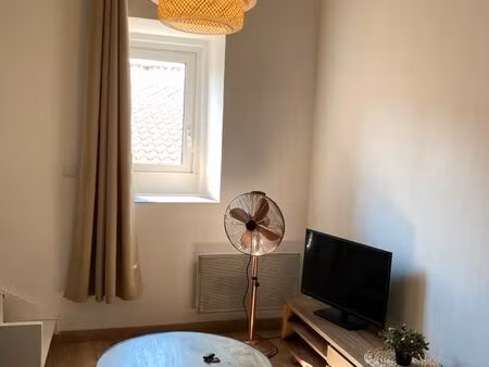 t2 duplex meublé  centre-ville de sète  calme et lumineux - loyer 650 cc