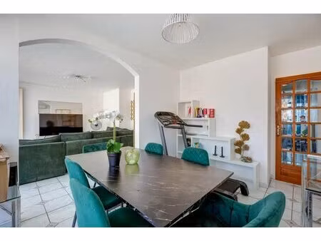 appartement de 5 pièces de 96 m² à sainte-foy-lès-lyon