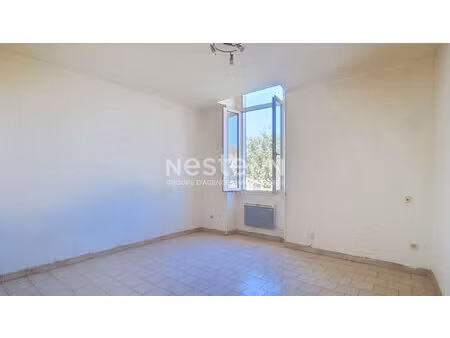 a vendre à carpentras appartement t2 de 49 m² au calme  dans un immeuble de caractère