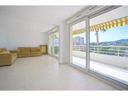 ideal pour famille - beaux volumes - garage - 36m² de sejour